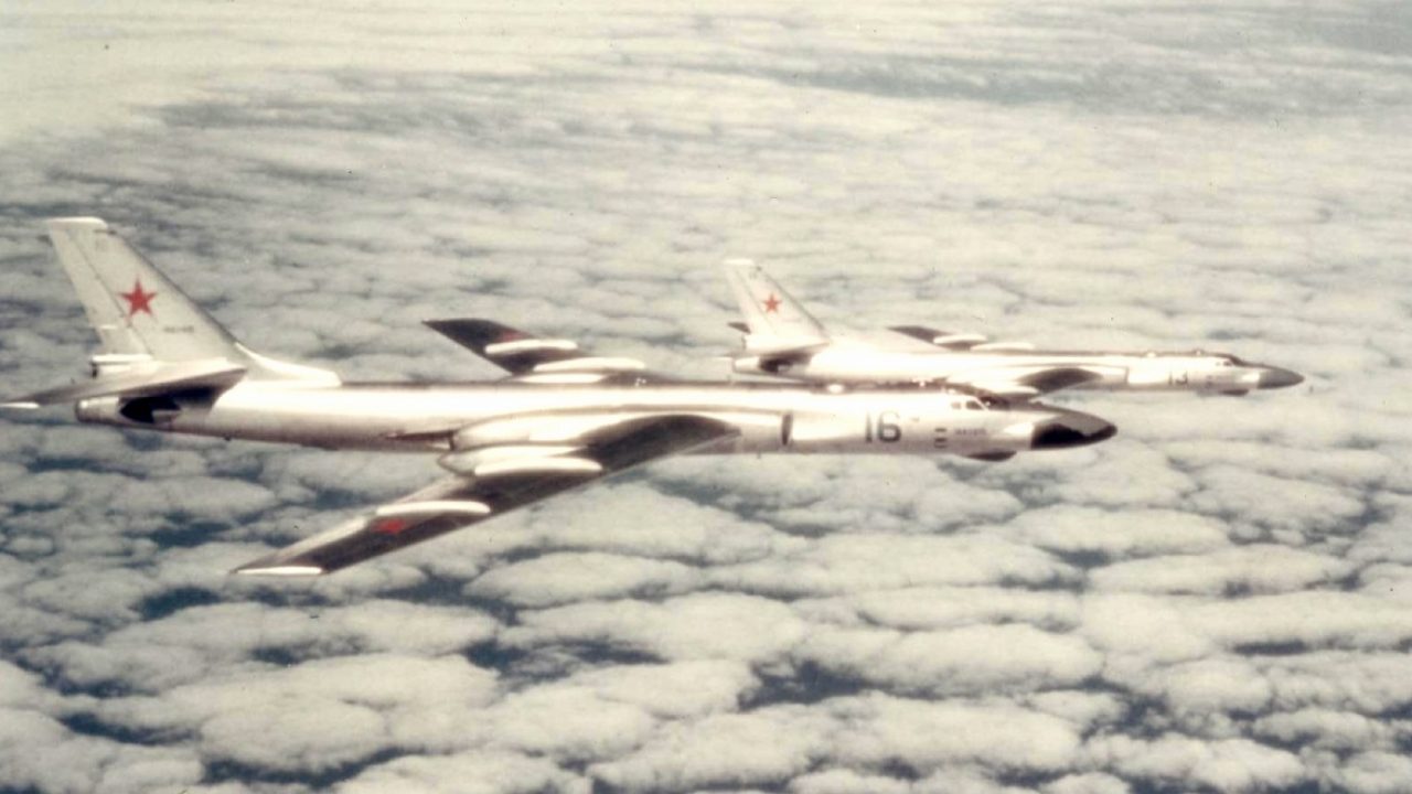 The story of the formation of 75 Tu-16 Badger bombers that avoided collision after flying through thick clouds at 990ft during the May Day Parade in Red Square - The Aviation Geek Club